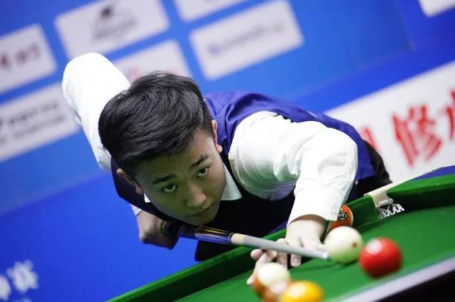 禁区外远射 禁区外远射