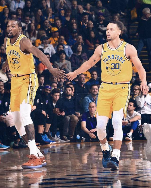 展奠定了基 展奠定了基